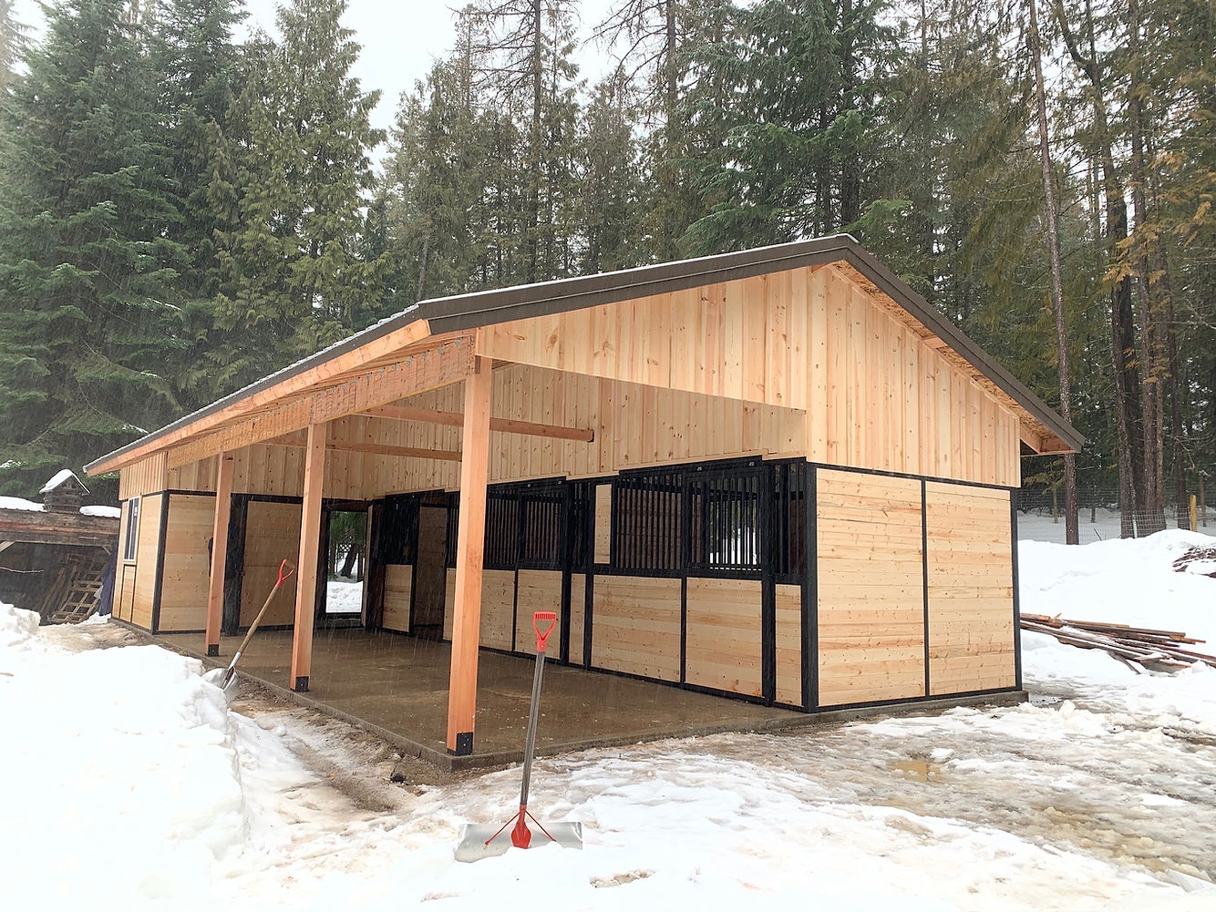 SELKIRK STALL SYSTEMS | Custom Horse Stalls