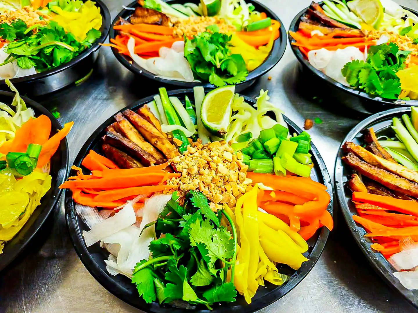 a fresh healthy plant based meal at inika foods in wilton manors