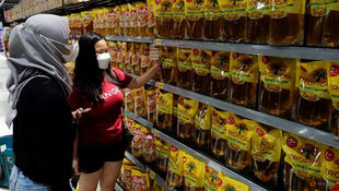 Indonesia's palm oil export ban leaves global buyers with no plan B