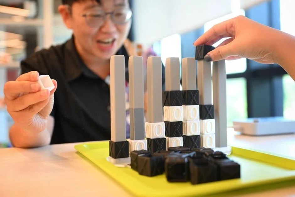 Visually impaired individuals can rely on their sense of touch to feel the letters, instead of relying on colour to play the game. – ST