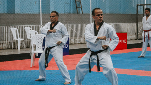Taekwondo potiguar celebra novos Mestres e faixas pretas em evento oficial
