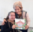 ורד ואחותה נועה עם הספר "נועה שאין כמוה"