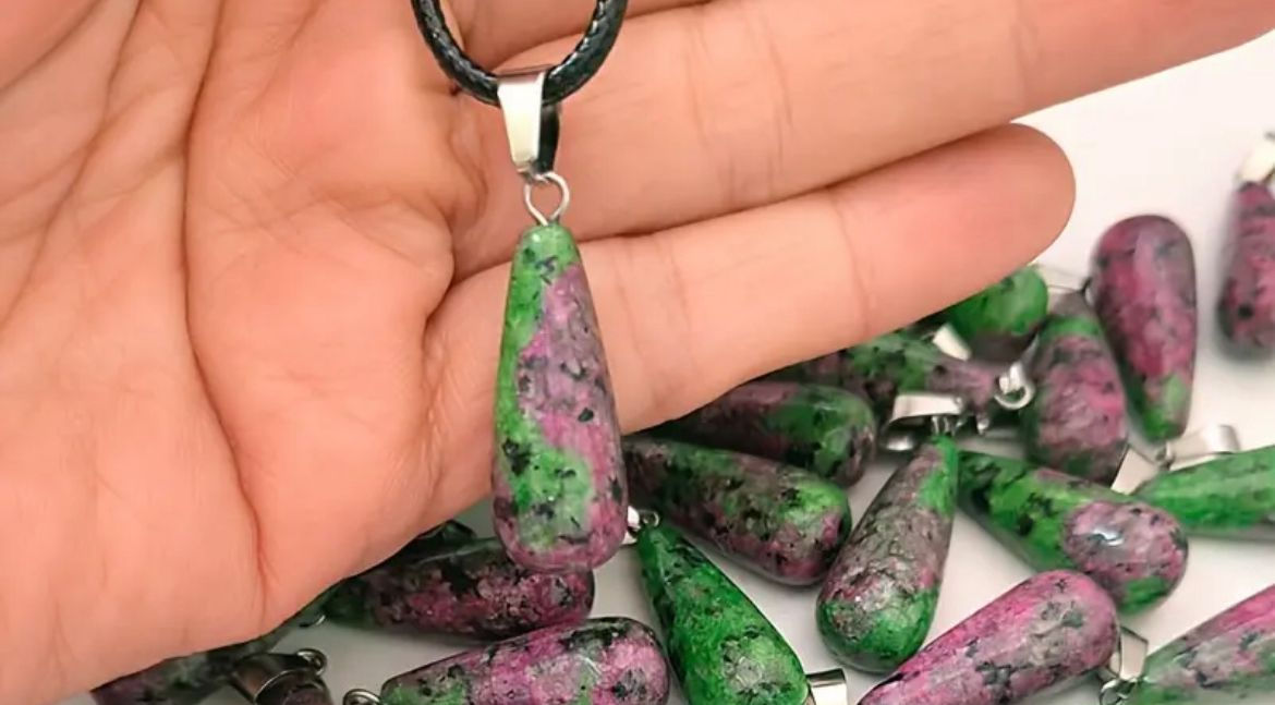 Green and red zoisite Necklace
