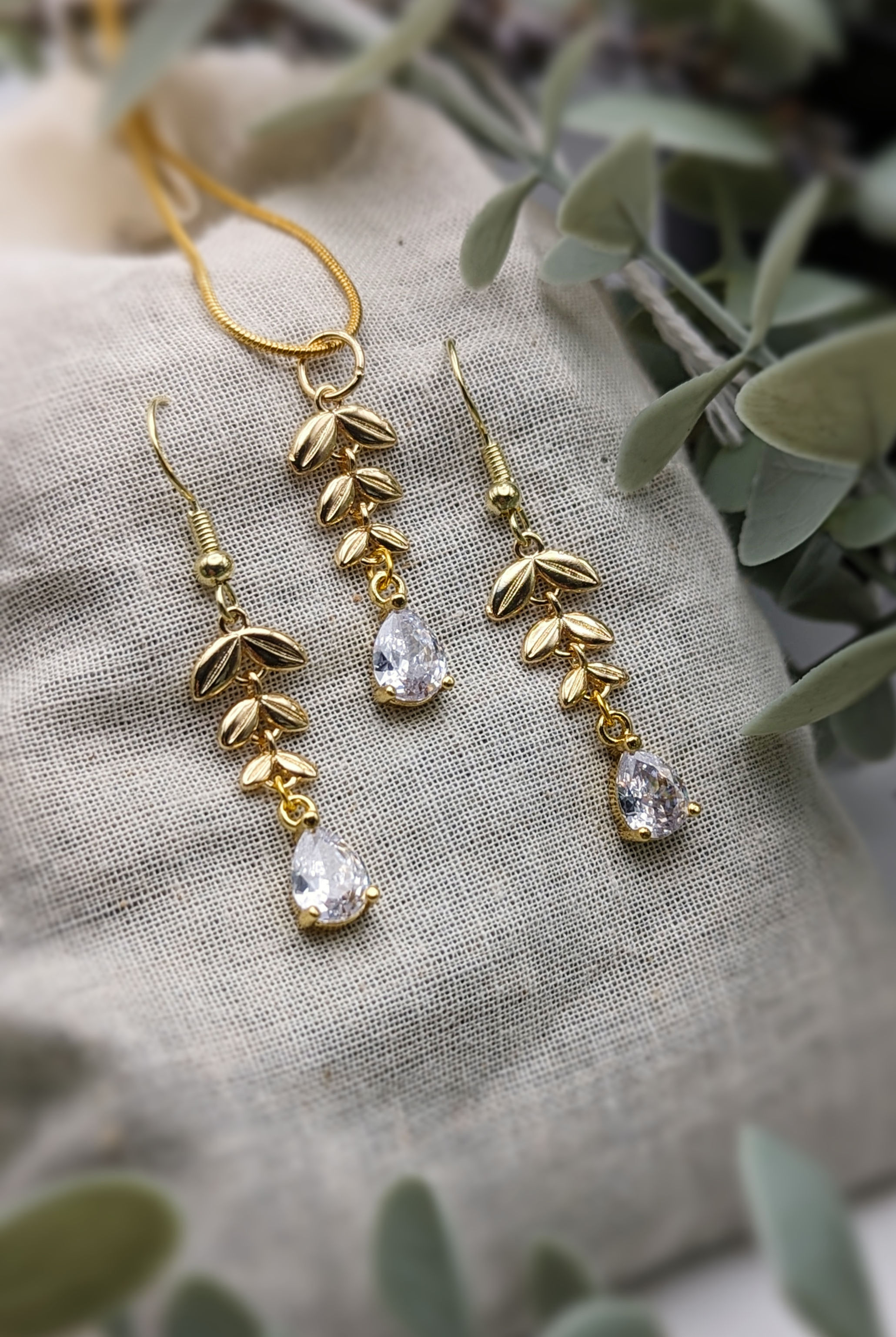 'Wisteria Drops' - Necklace & Earrings Set