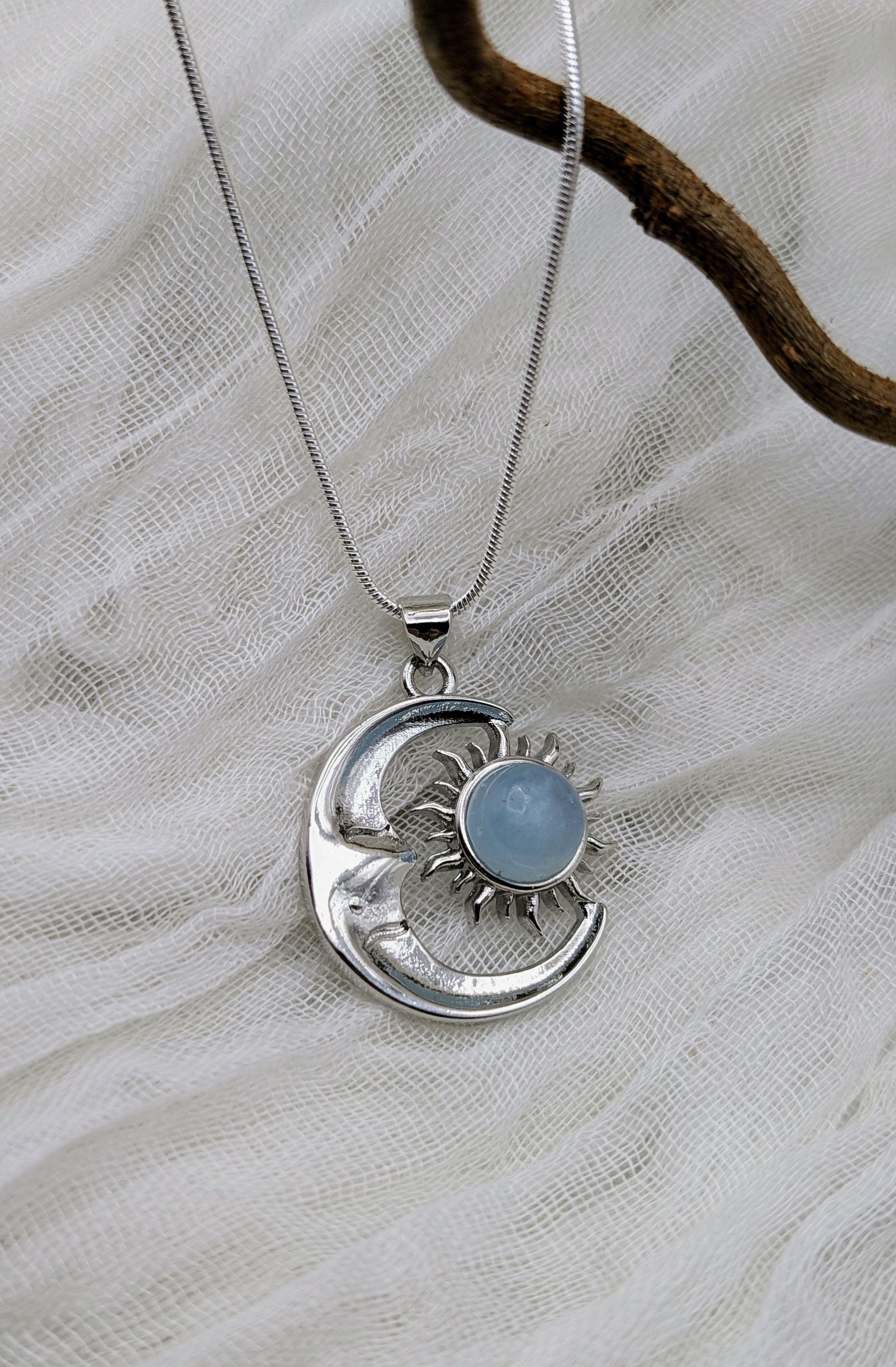 The 'Lunaris' Natural Aquamarine Necklace 