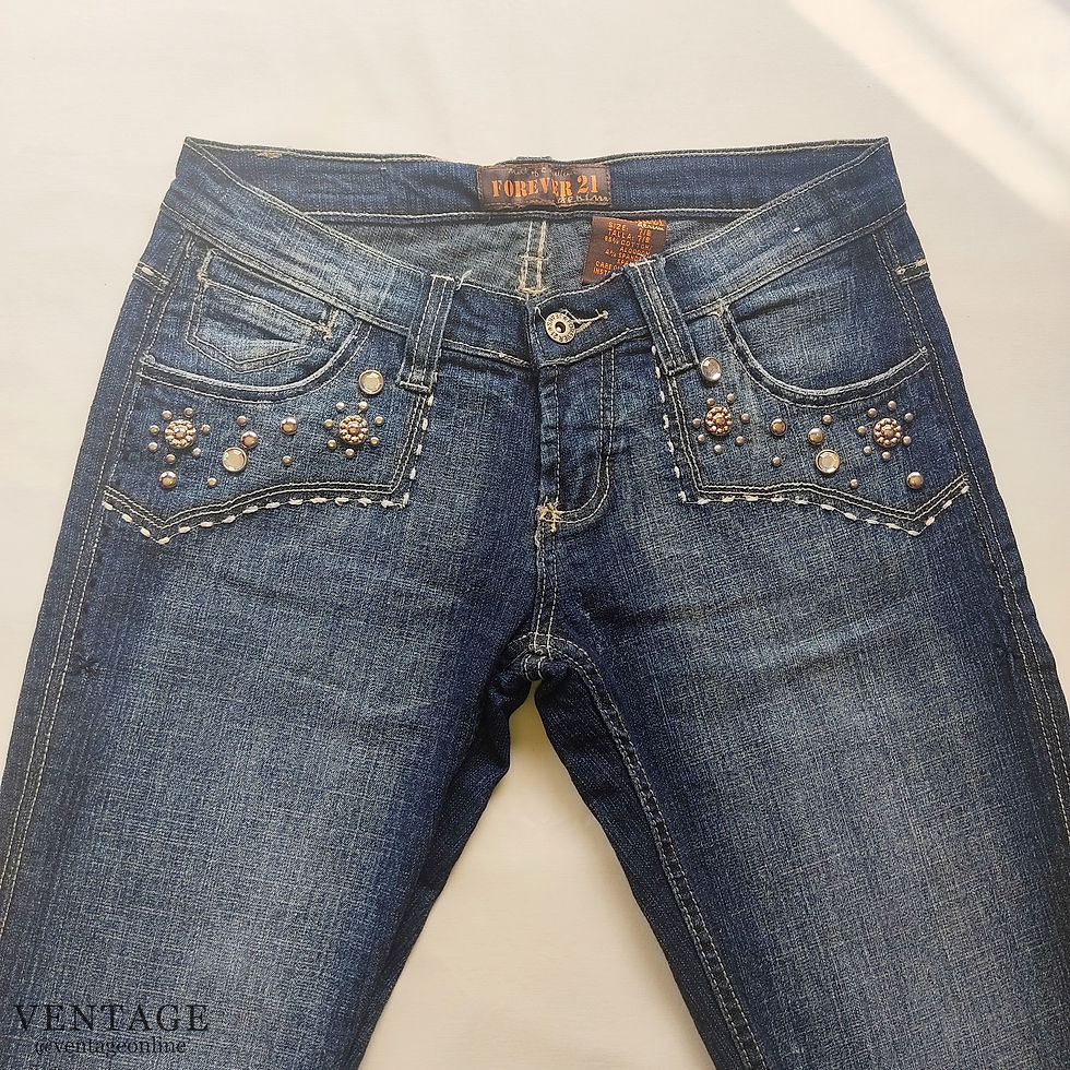 Pantalón básico con piedras