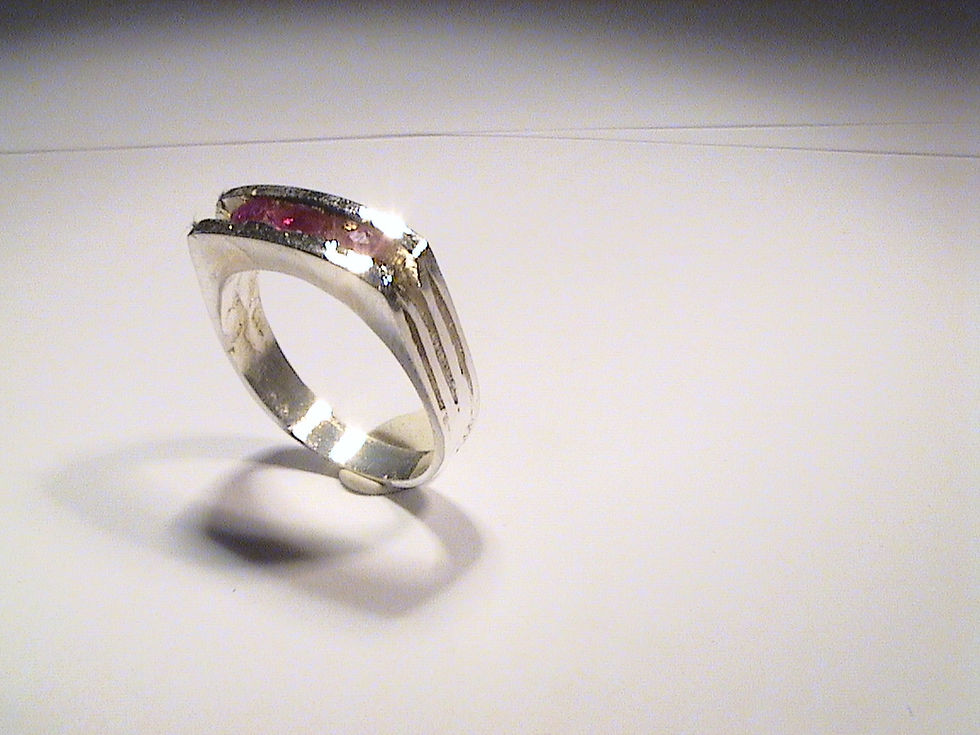 Sølvring med rubiner