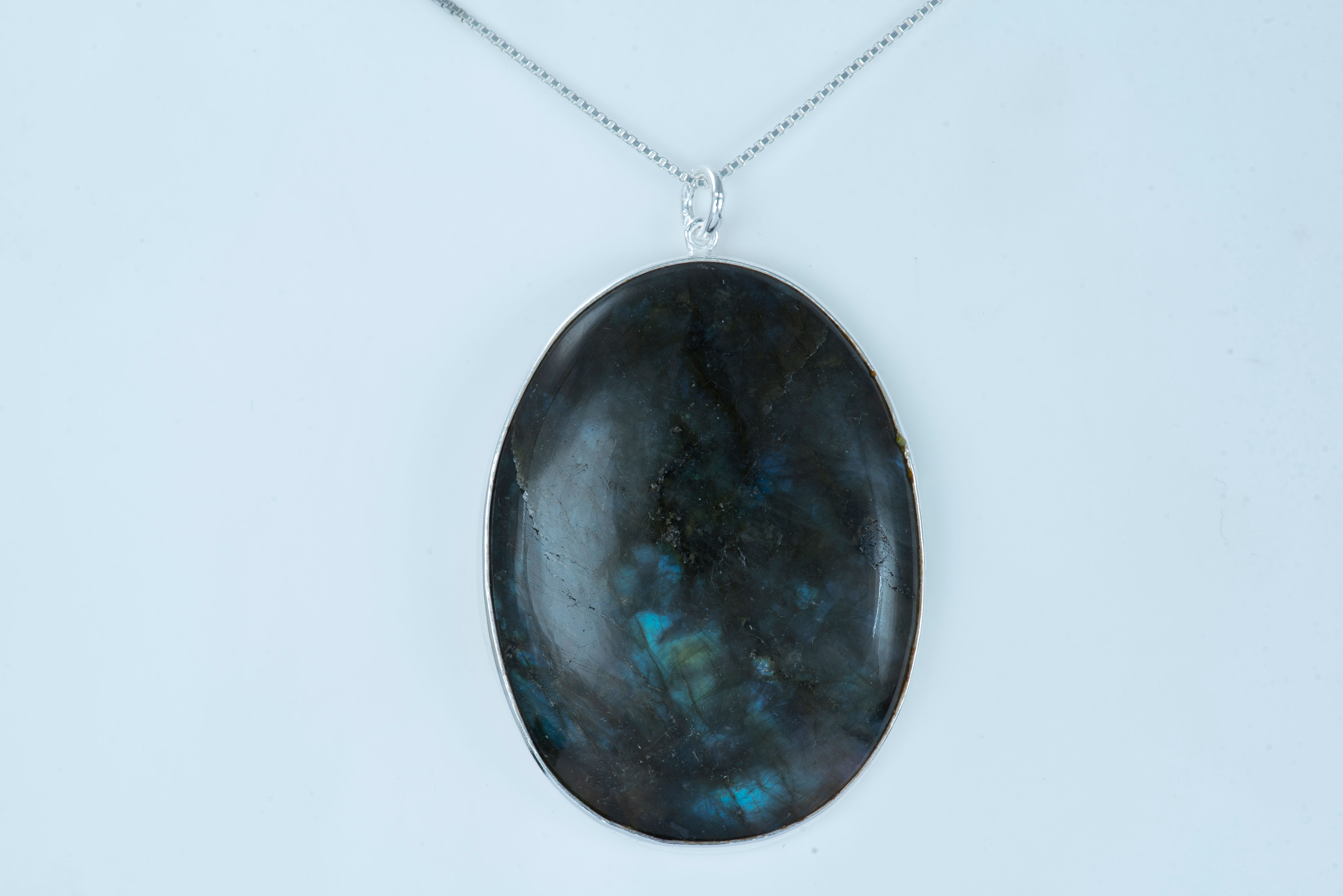 Sølvanheng med Spektrolitt