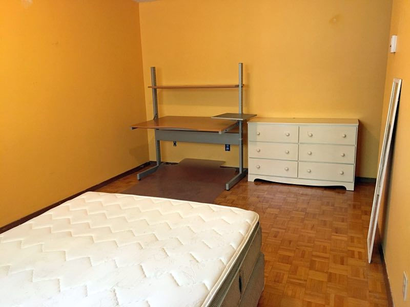 Room 3 in 101 Churchill