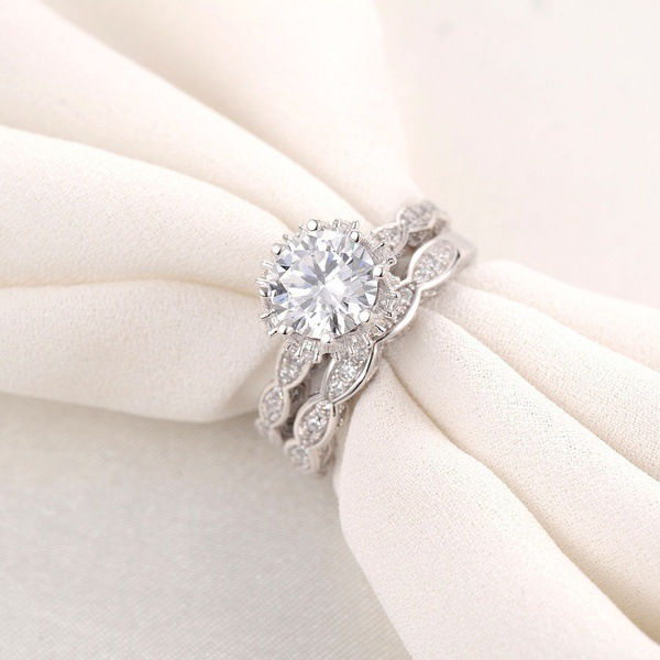 Thumbnail: Diamond Circle Engagement Ring for Women’s Jewelry