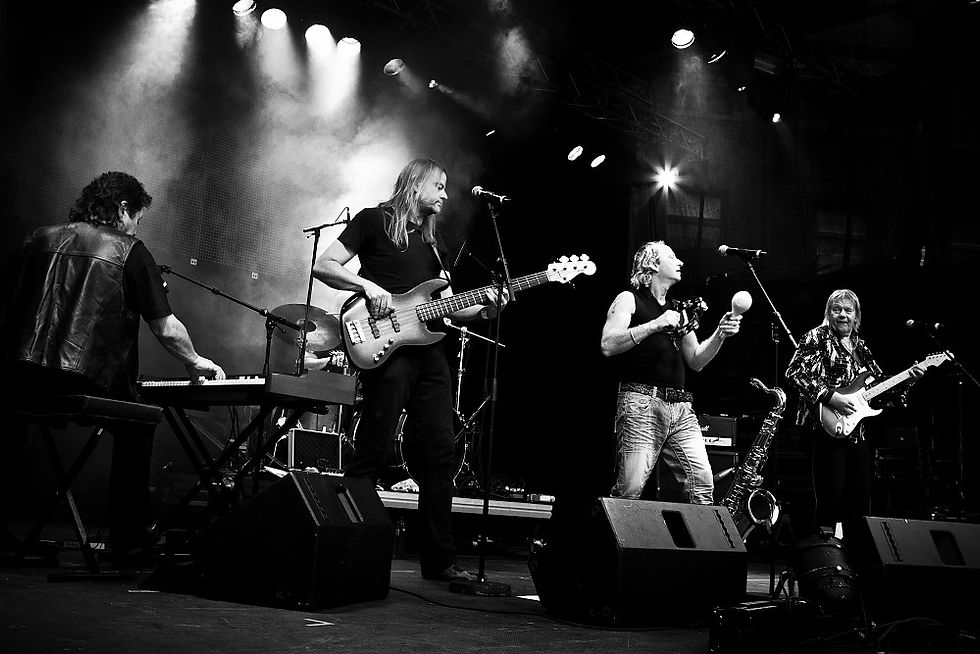 meblackandwhite002 (1)