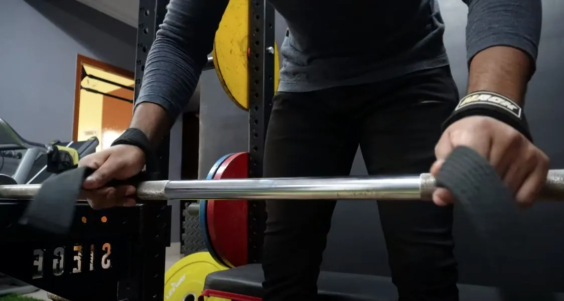 Best Straps for Deadlift in India Types of lifting Straps Ranked 2024
