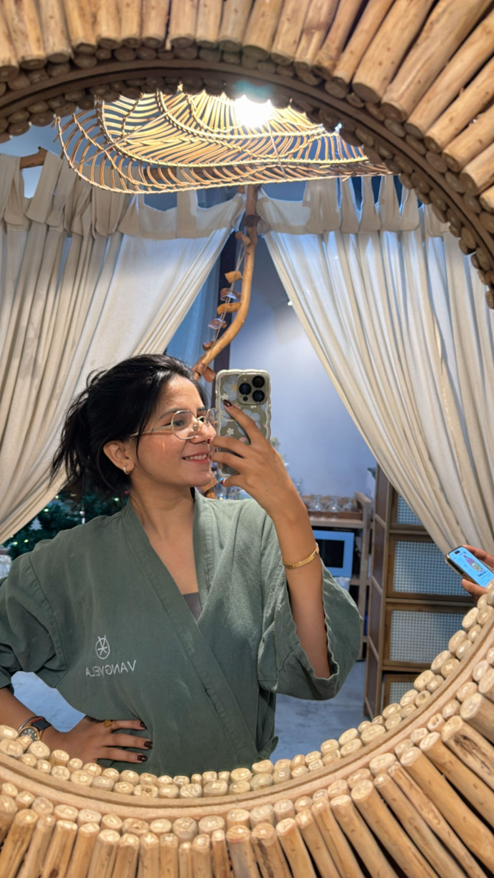 Vangvela Hair Spa Day Mirror Selfie