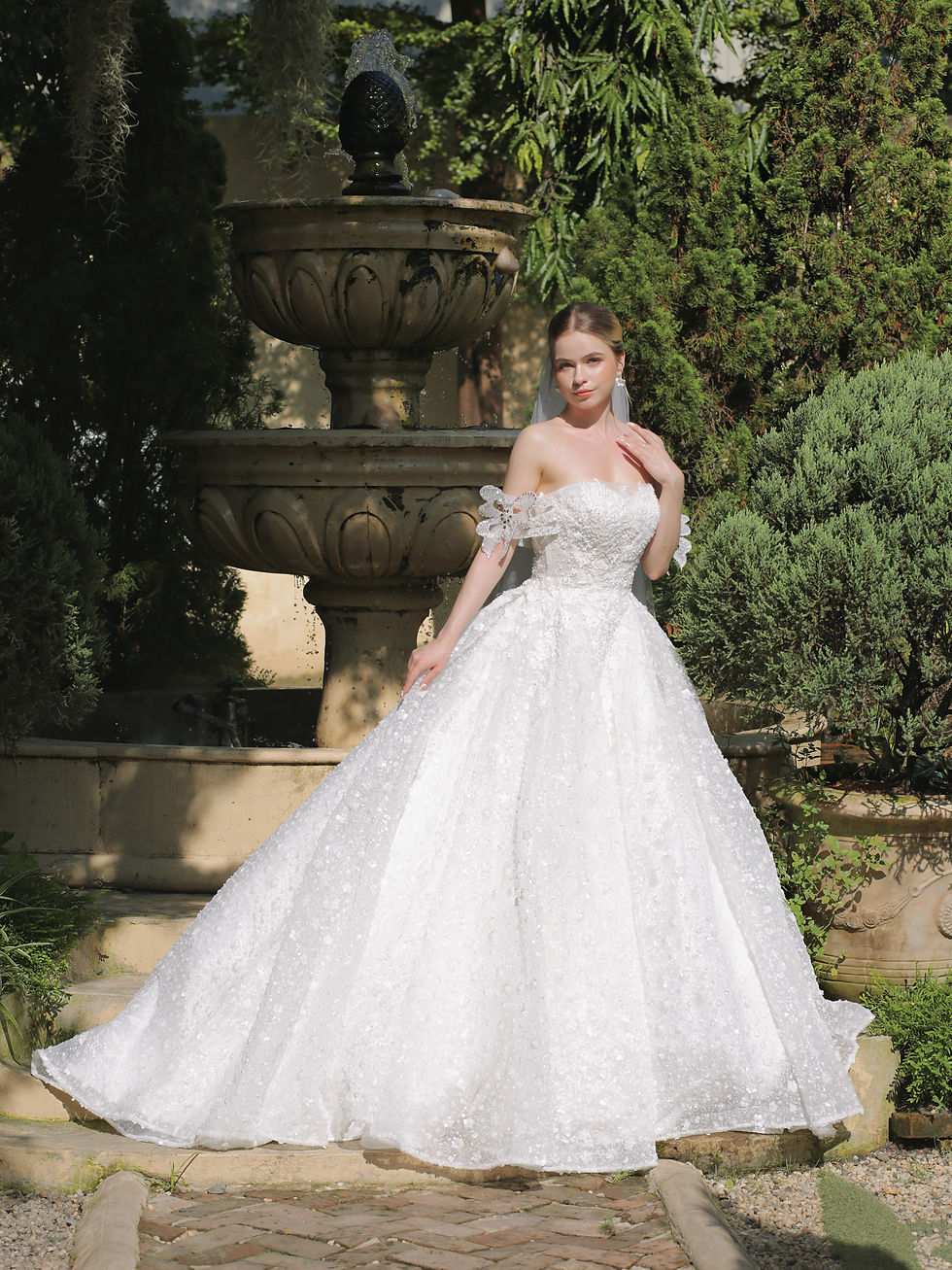 Thumbnail: Sarahi - Flower Stone-Sequins embellishments Skirt Ballgown