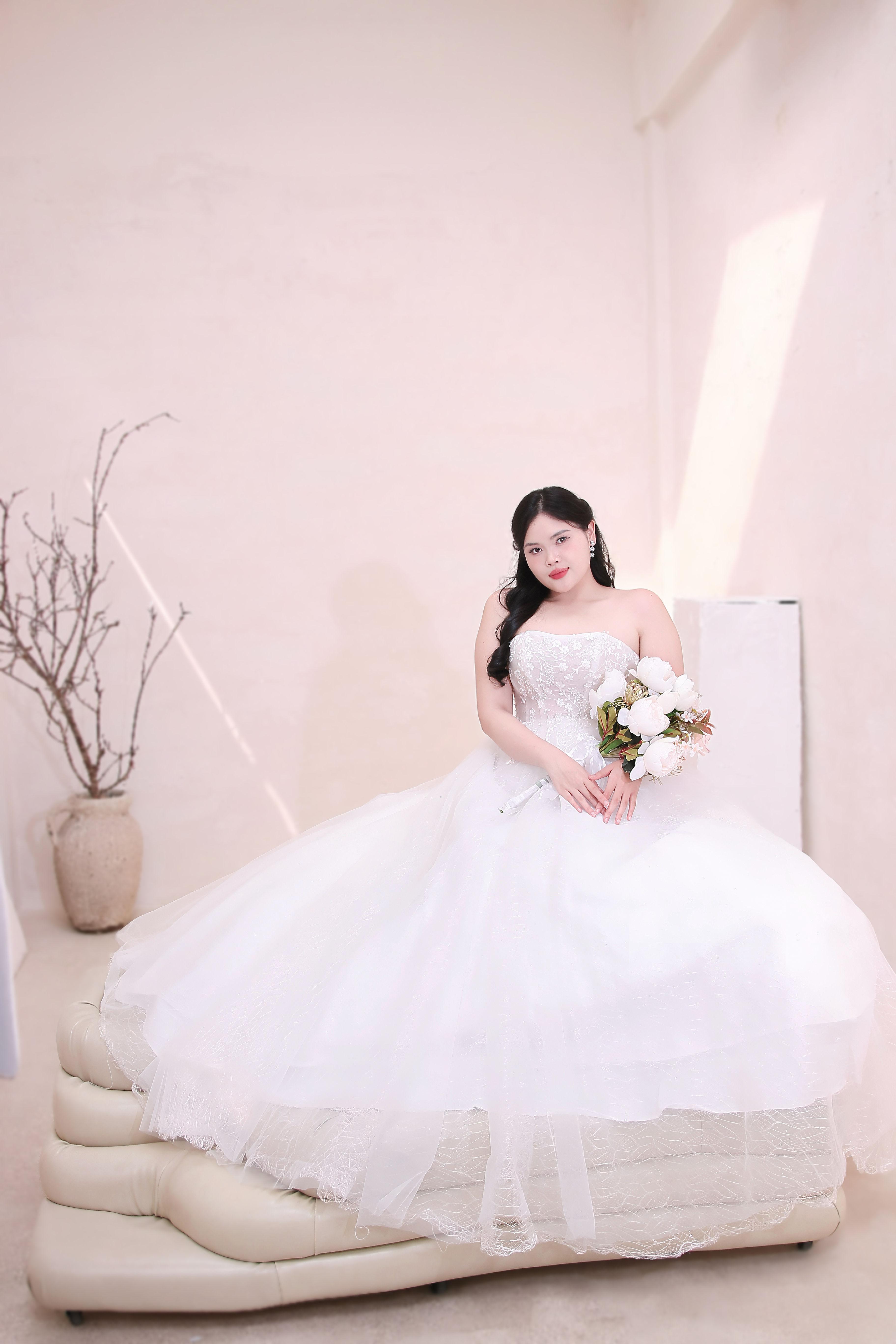 Bat Straight Cut Small Flowers Lace Subtle Line Aline