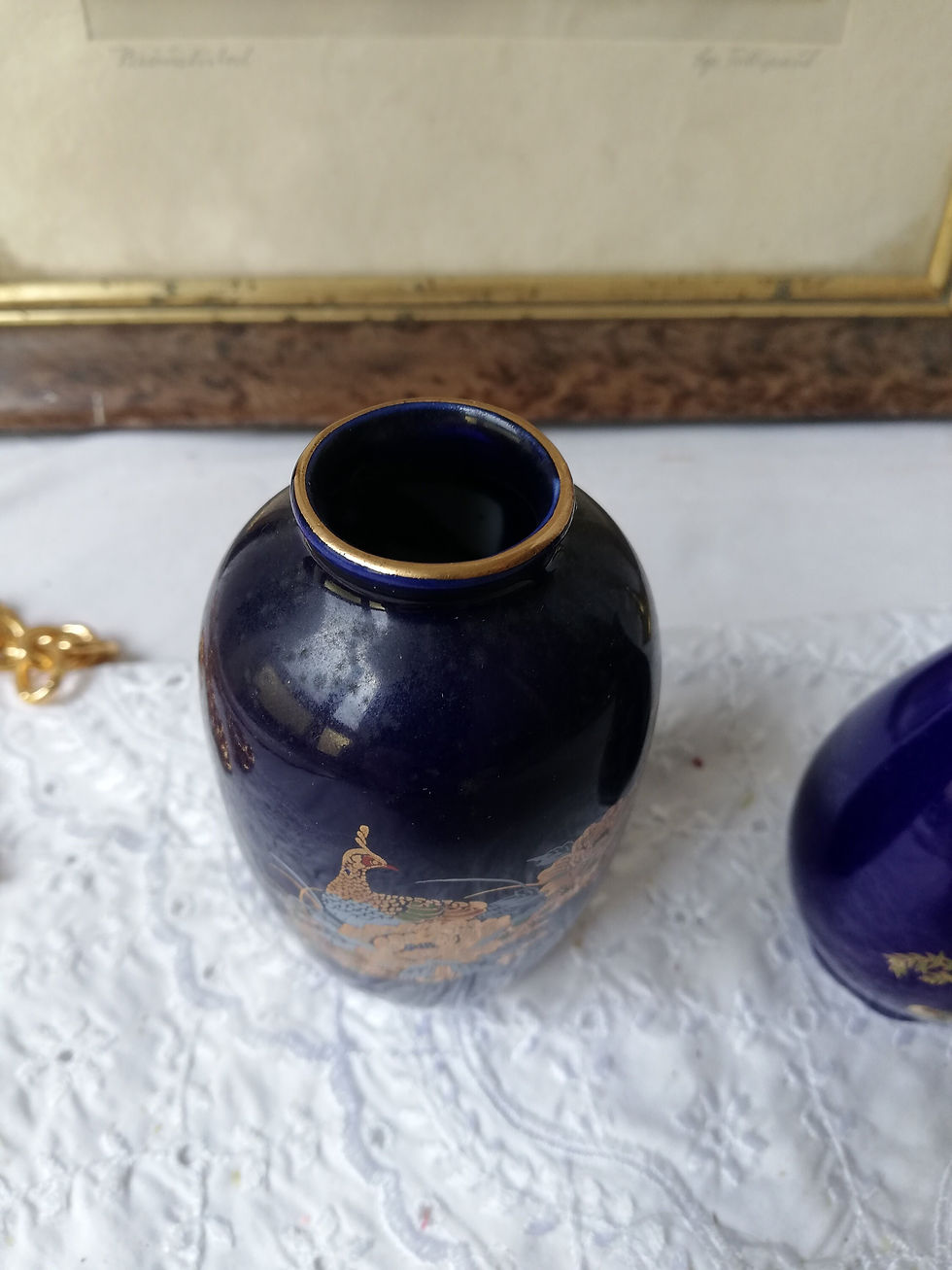 Thumbnail: Handbemalte antike Vase blau mit Fasanendekor