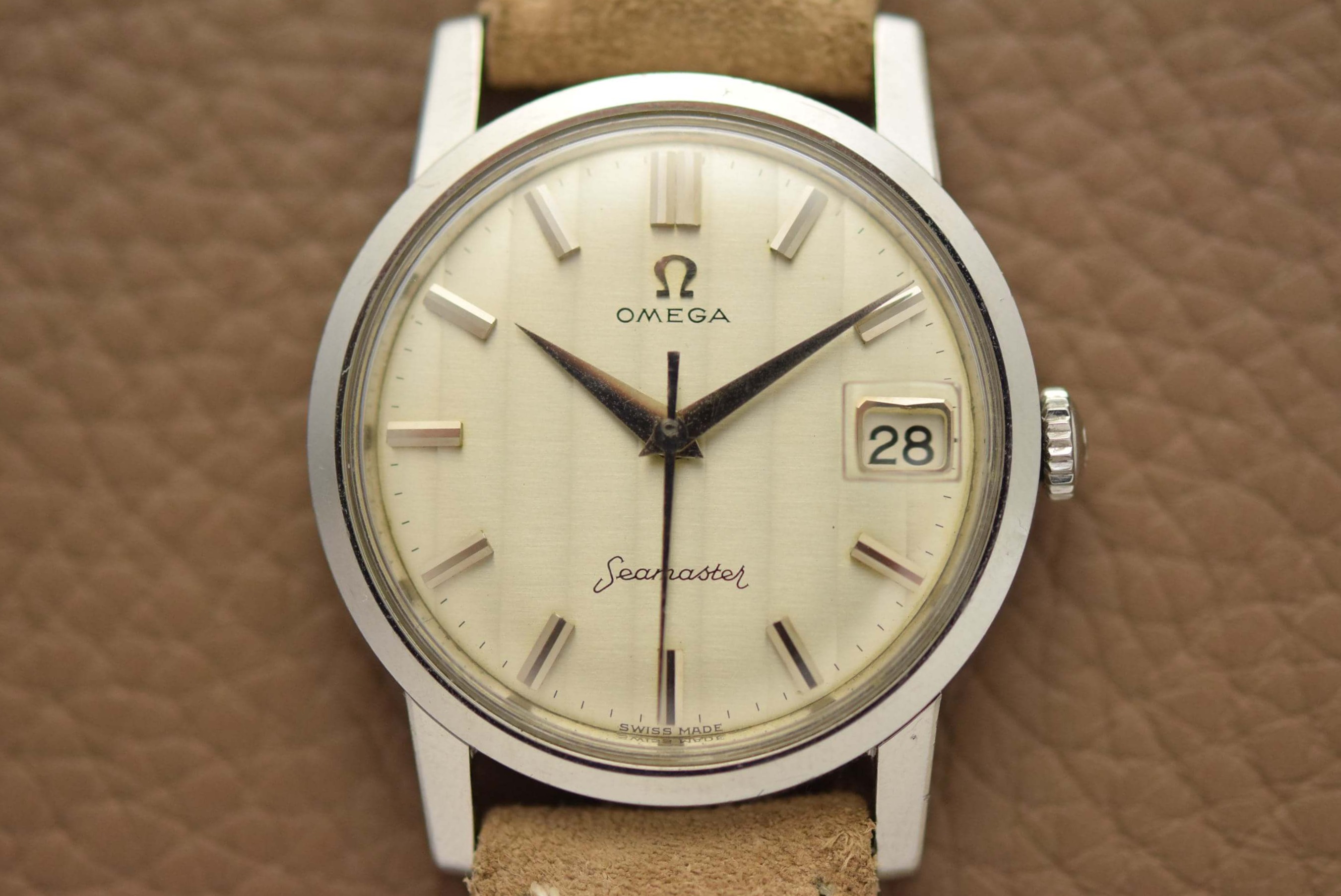 Omega Seamaster 14384. Dial and date window. · Photo: Vision Vintage Watches · © Vision Vintage Watches; permission not yet confirmed · Source: https://www.visionvintagewatches.com/product-page/1961-omega-seamaster-ribbon-dial-14384