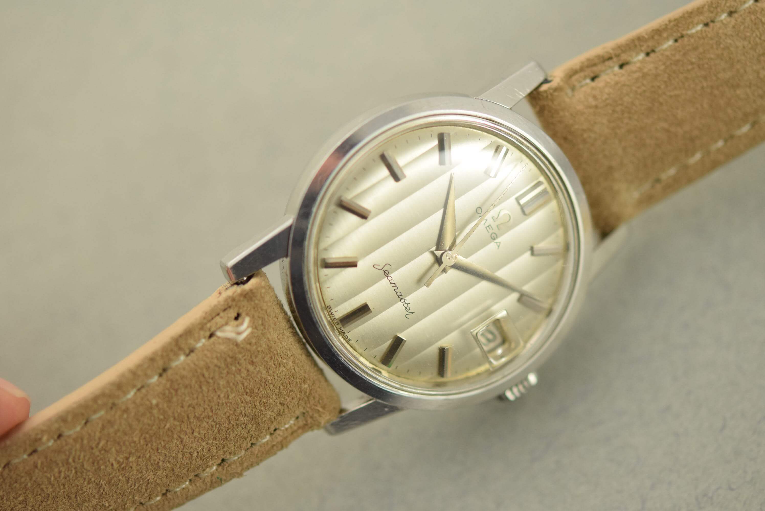 Omega Seamaster 14384. Case and lugs. · Photo: Vision Vintage Watches · © Vision Vintage Watches; permission not yet confirmed · Source: https://www.visionvintagewatches.com/product-page/1961-omega-seamaster-ribbon-dial-14384
