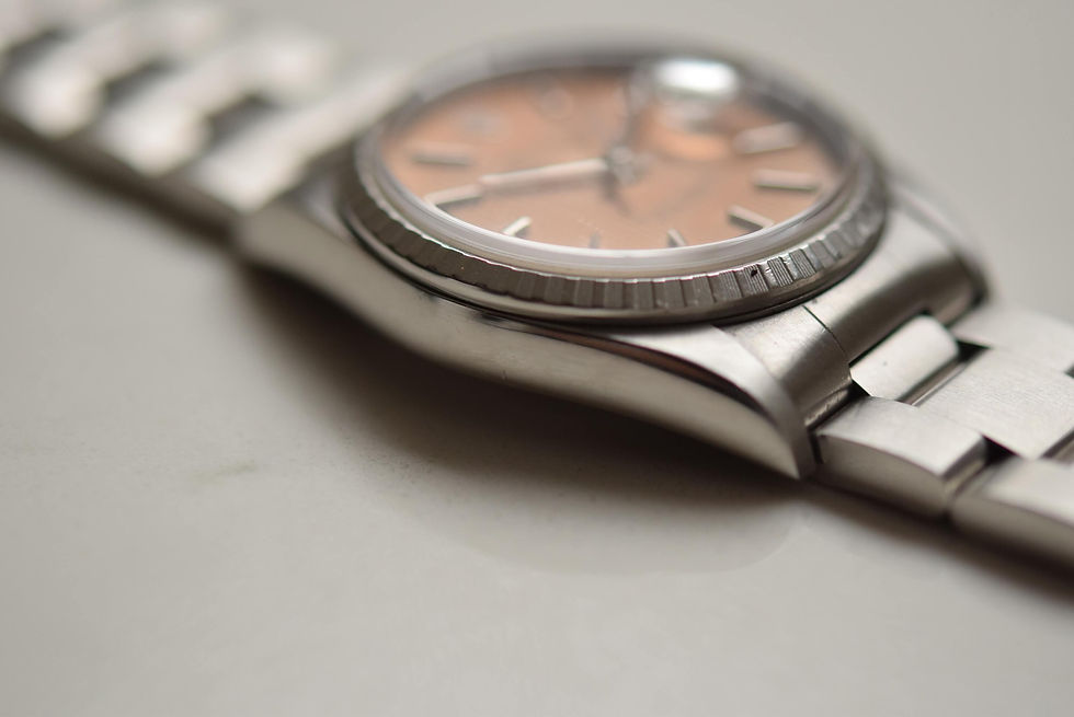 Thumbnail: Rolex Datejust 16220 Salmon Tapestry Full Set