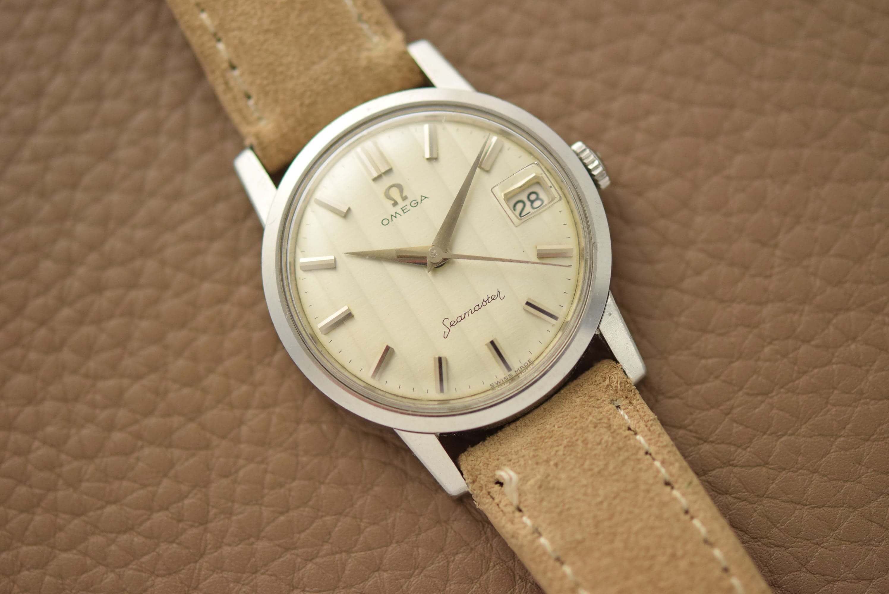 Omega Seamaster 14384. Alternate front view. · Photo: Vision Vintage Watches · © Vision Vintage Watches; permission not yet confirmed · Source: https://www.visionvintagewatches.com/product-page/1961-omega-seamaster-ribbon-dial-14384