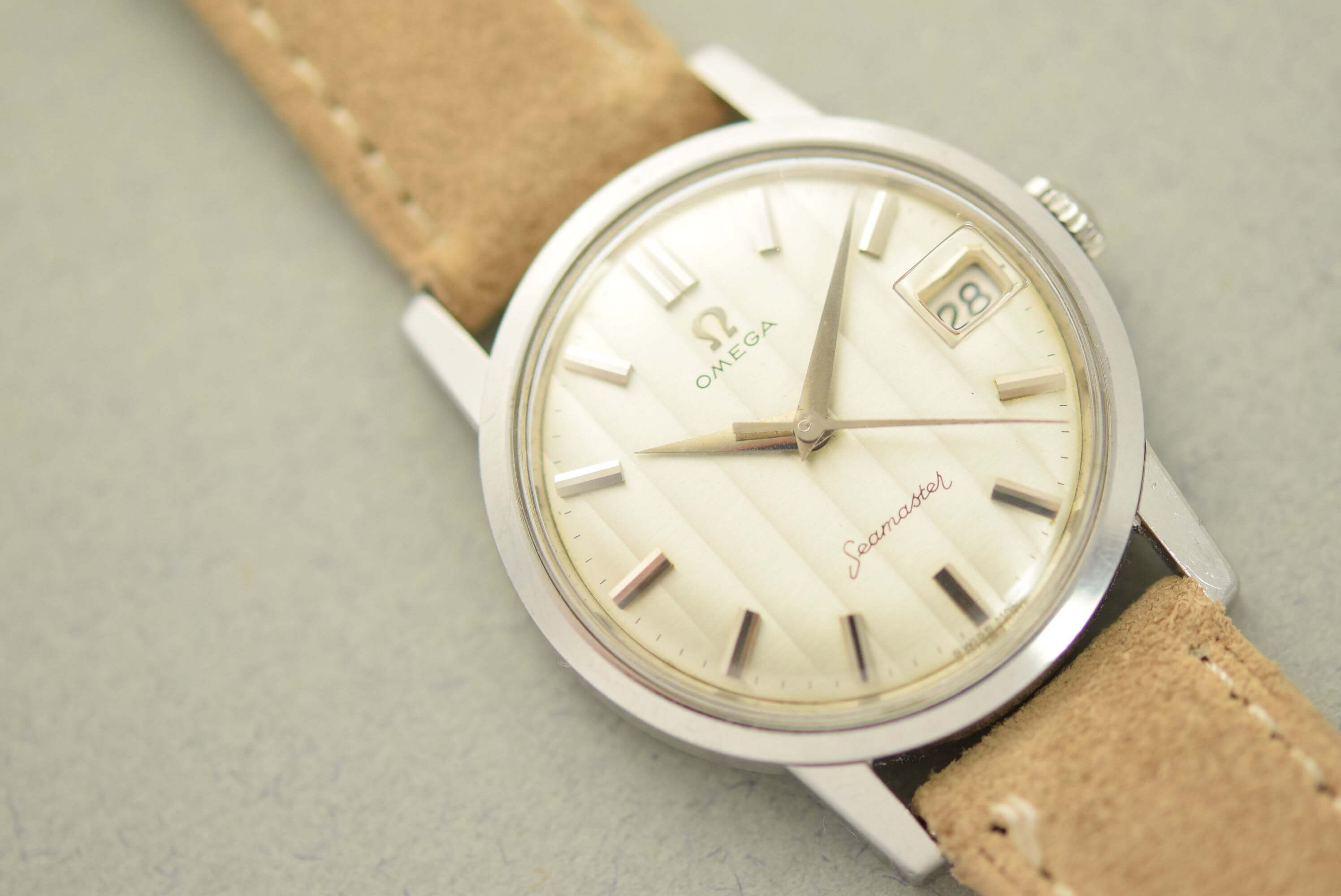 Omega Seamaster 14384. Alternate dial view. · Photo: Vision Vintage Watches · © Vision Vintage Watches; permission not yet confirmed · Source: https://www.visionvintagewatches.com/product-page/1961-omega-seamaster-ribbon-dial-14384