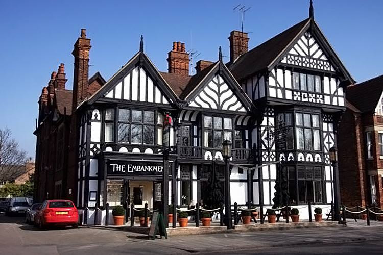 The Embankment in Bedford, an intimate wedding venue