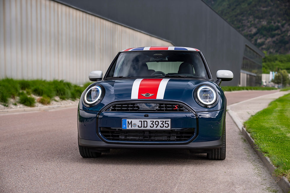 MINI Cooper S Oxford Edition Baharu di Malaysia dengan grafik Union Jack sempena 25 tahun MINI moden