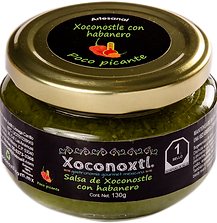 frasco de deliciosa salsa de xoconostle con chile habanero, etiquetado como poco picante y artesanal, con tapa dorada.