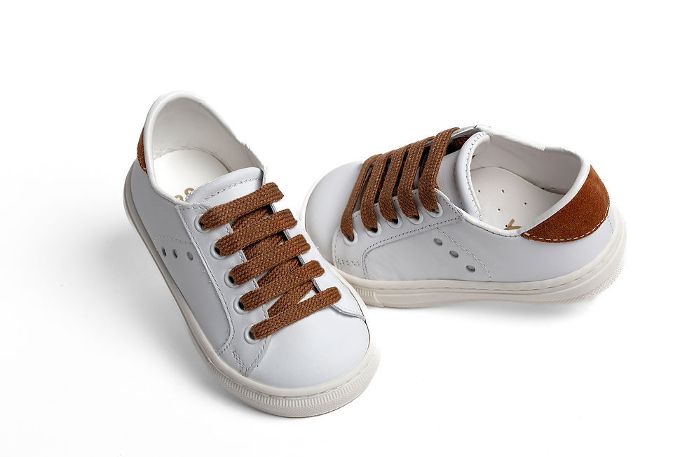 Παπούτσι περπατήματος sneaker από λευκό δέρμα