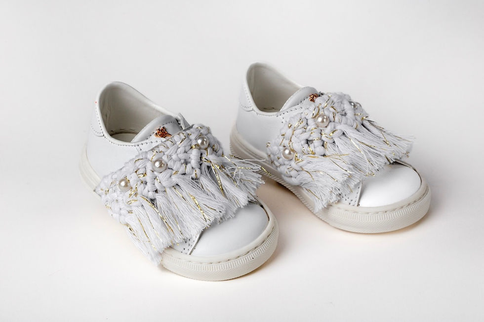 Sneaker περπατήματος από λευκό δέρμα και διακόσμηση boho-ΒΗ305A