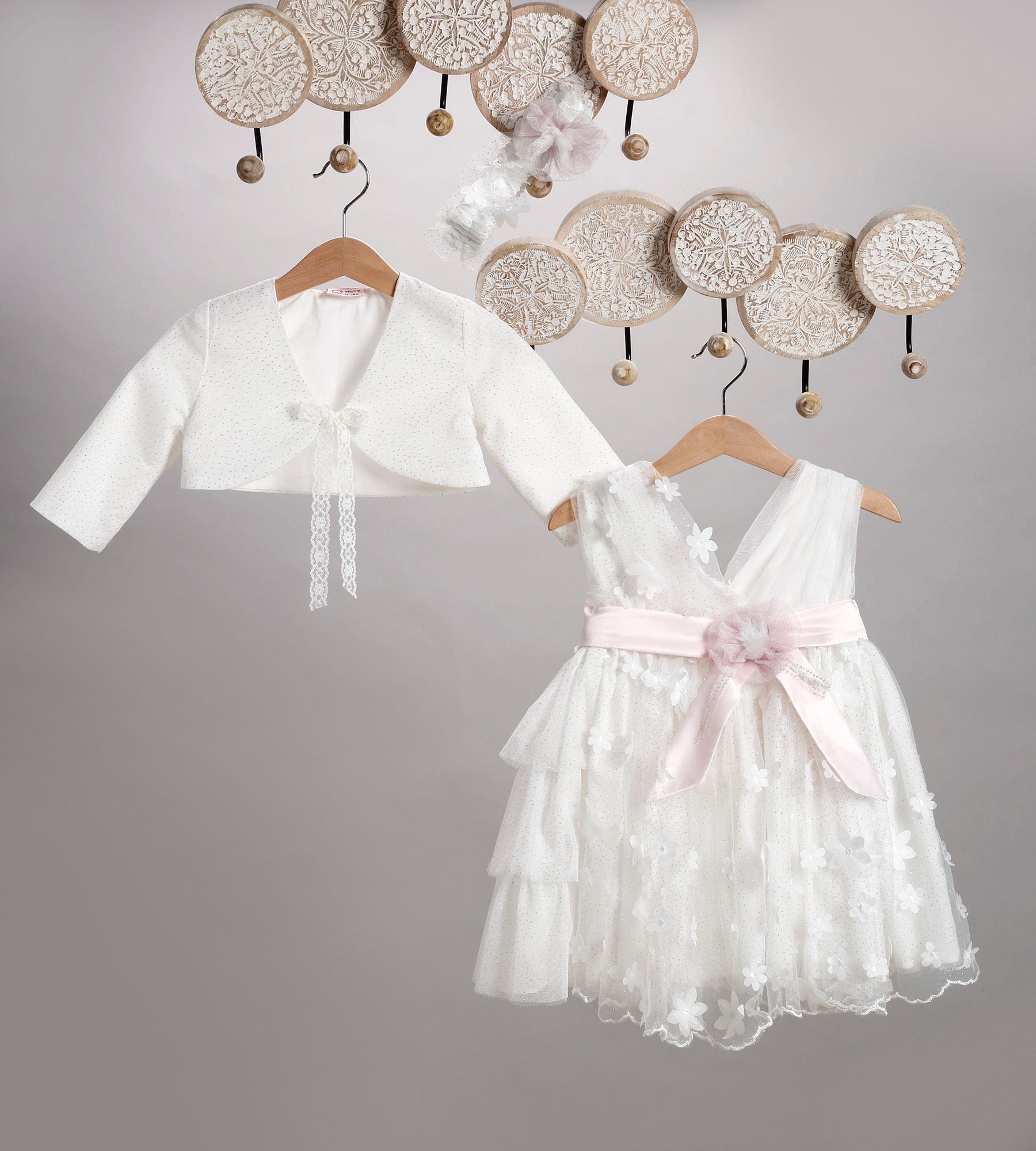 Βαπτιστικό εκρού φόρεμα από ιριζέ τούλι Newlife