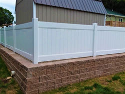 4 ft VInyl Privacy Fence - Behl Fence LL