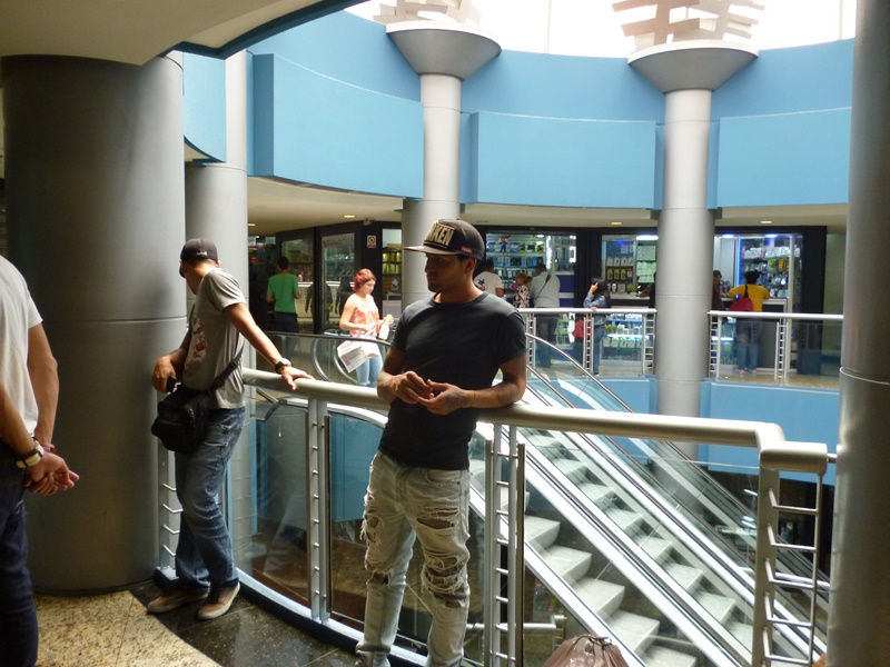 Miniatura: Centro Comercial City Market Bazar Caracas local pequeño