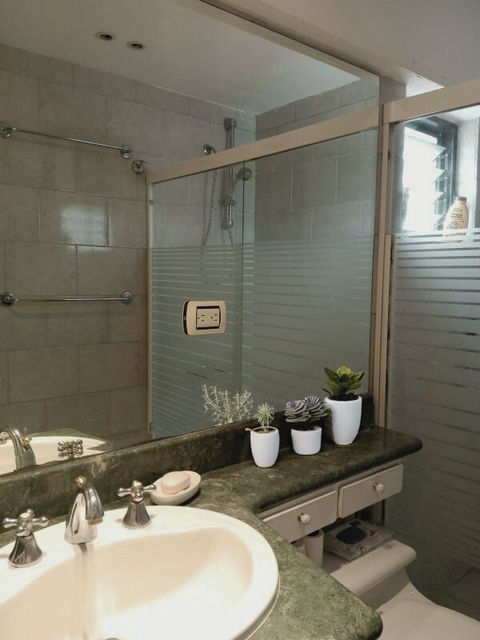 apartamento en caracas en valle arriba con habitación con baño privado en venta en www.managerinmobiliario.com