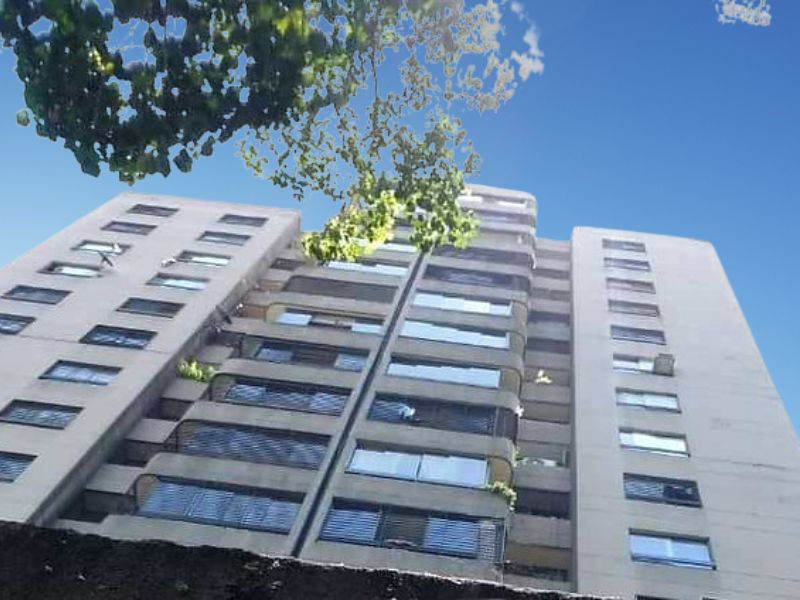 Edificio en Lomas del Avila en Caracas