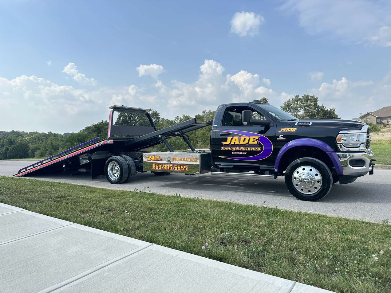Jade Light Duty Towing serving Central Kentucky.
