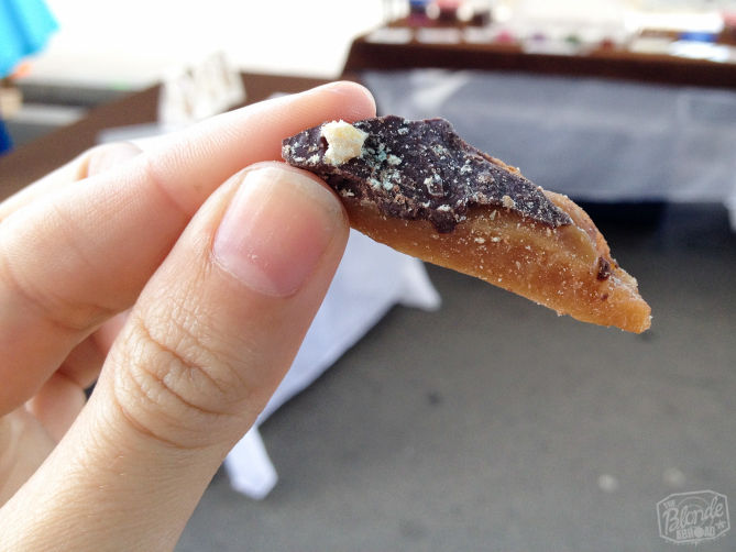 Toffee with dark chocolate and almonds