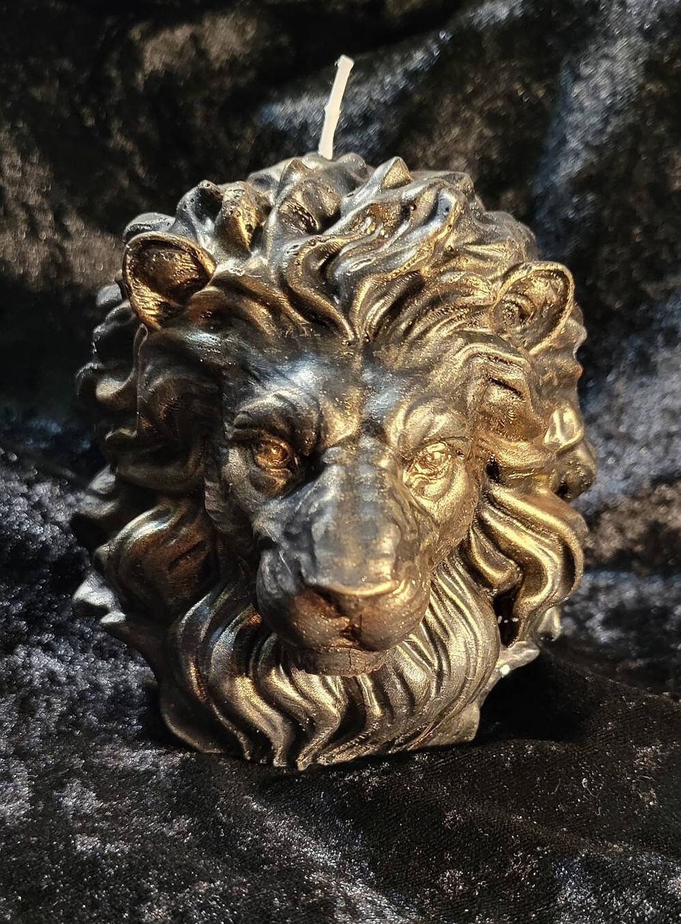 Thumbnail: 3D lion head candle