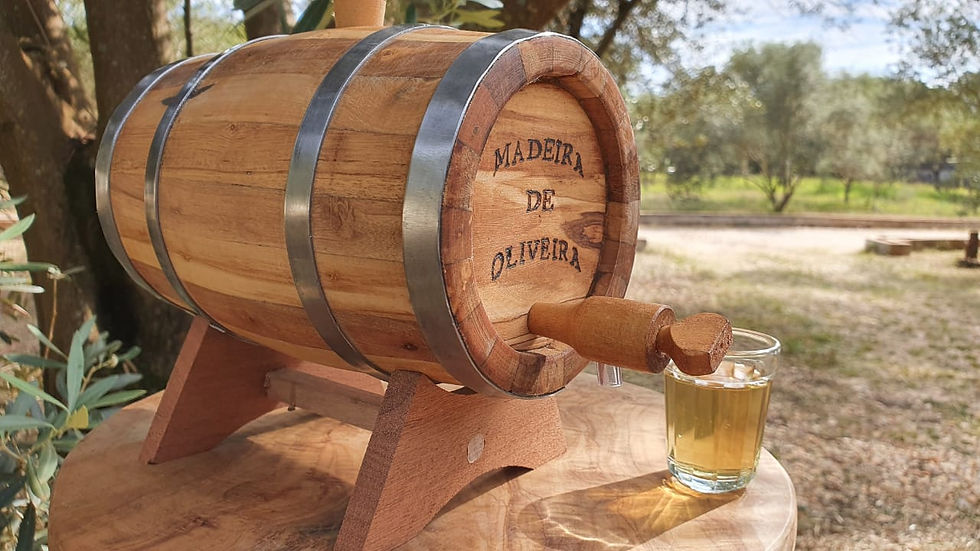 Miniatura: Tonel Barril de Madeira de Oliveira capacidade 1lt +1 litro de Cachaça Ouri