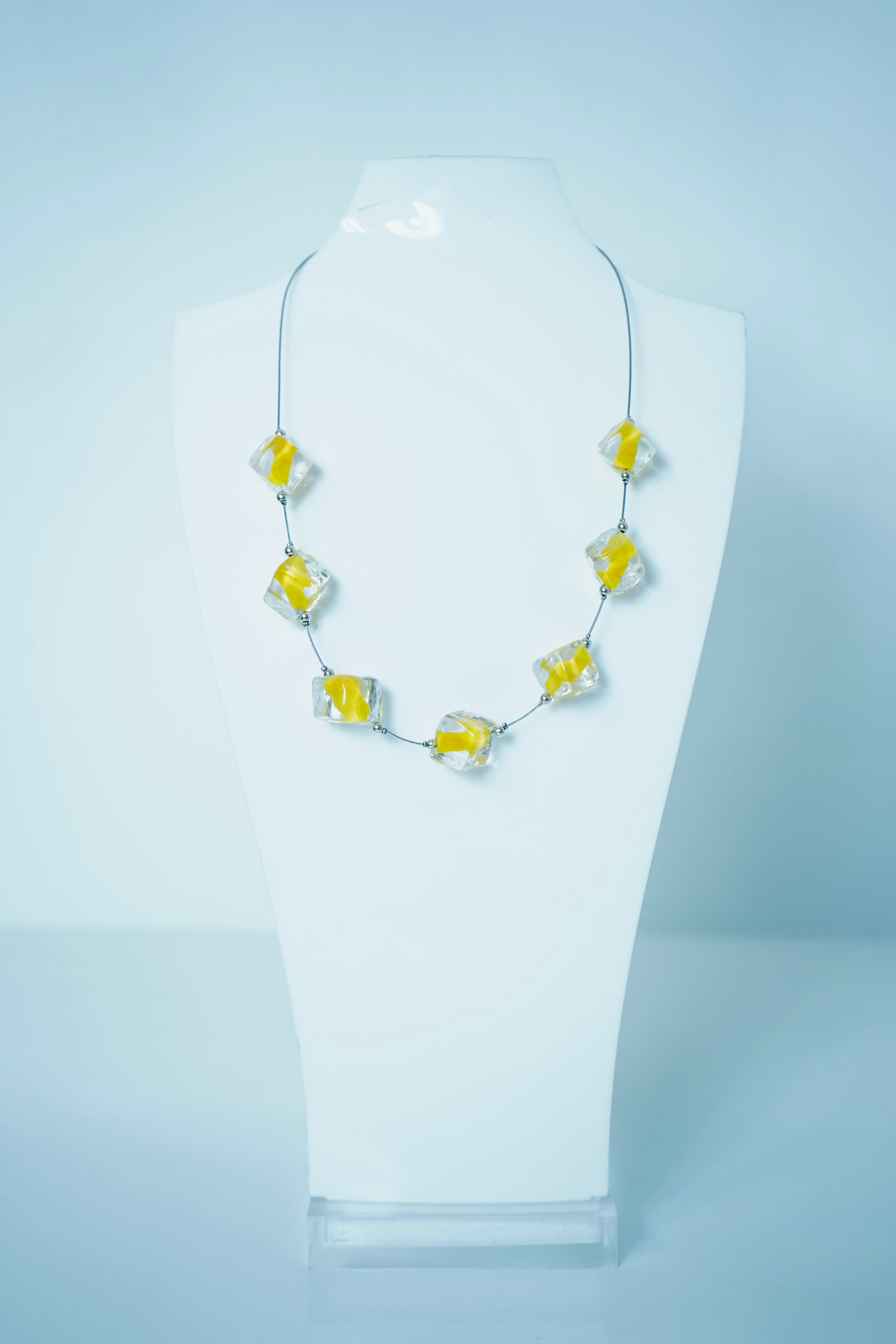 Collier Grenade jaune