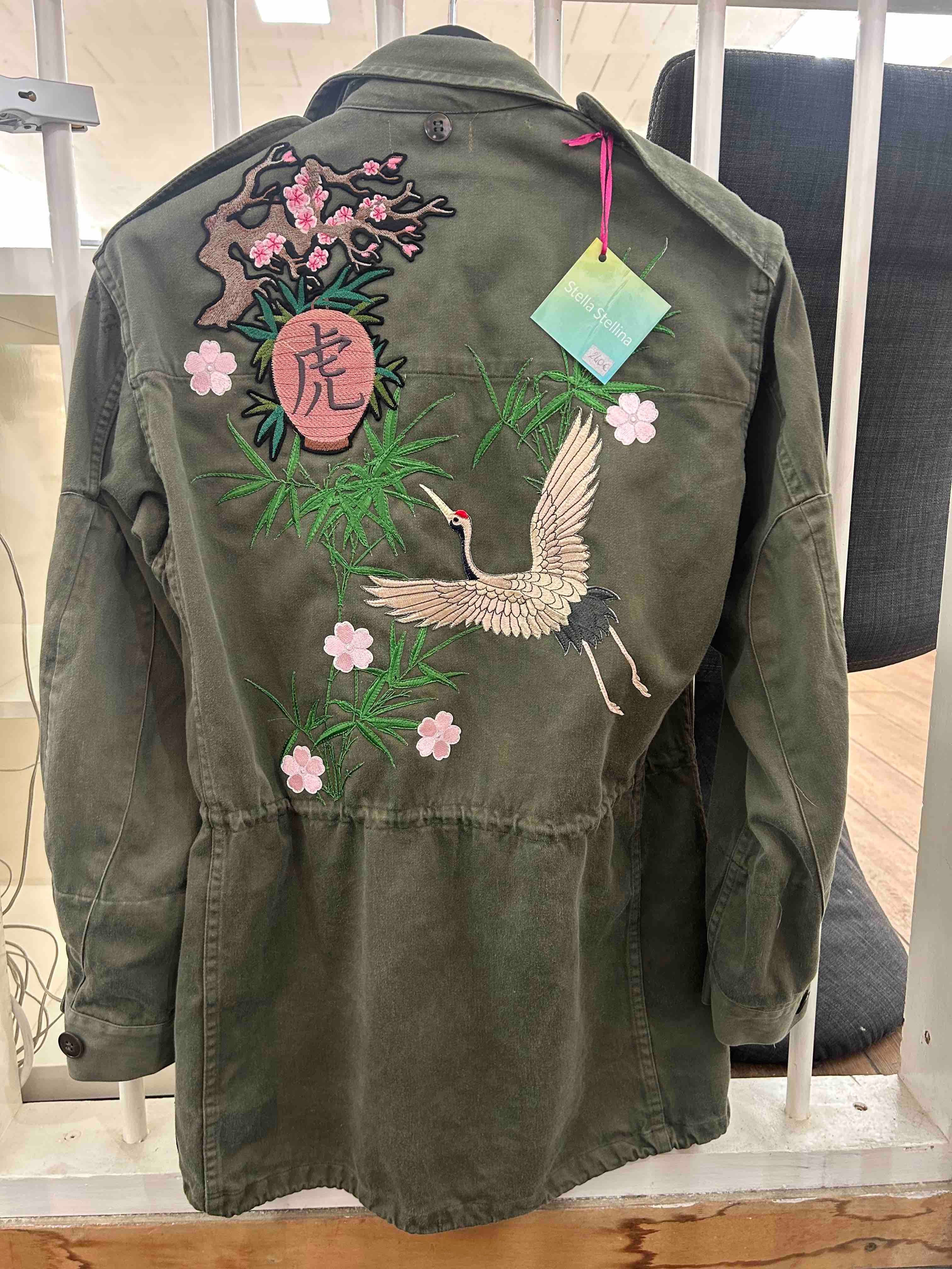 Veste Militaire Grues et Lanterne Tigre