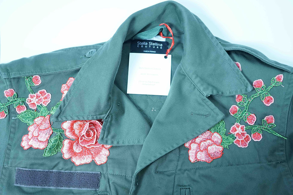 Thumbnail: Veste militaire Ailes et Roses