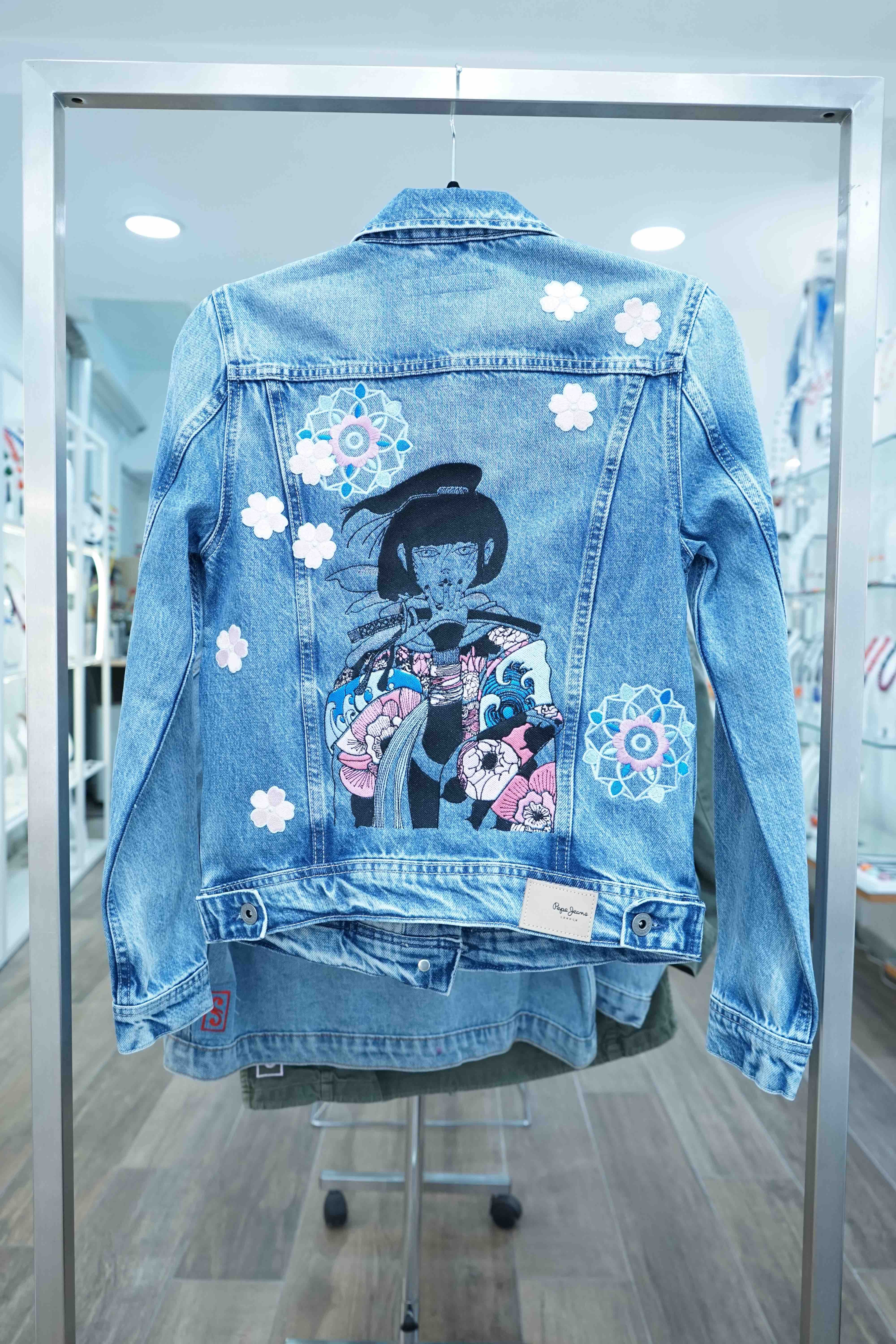 Veste en Jean Samouraï et Fleurs