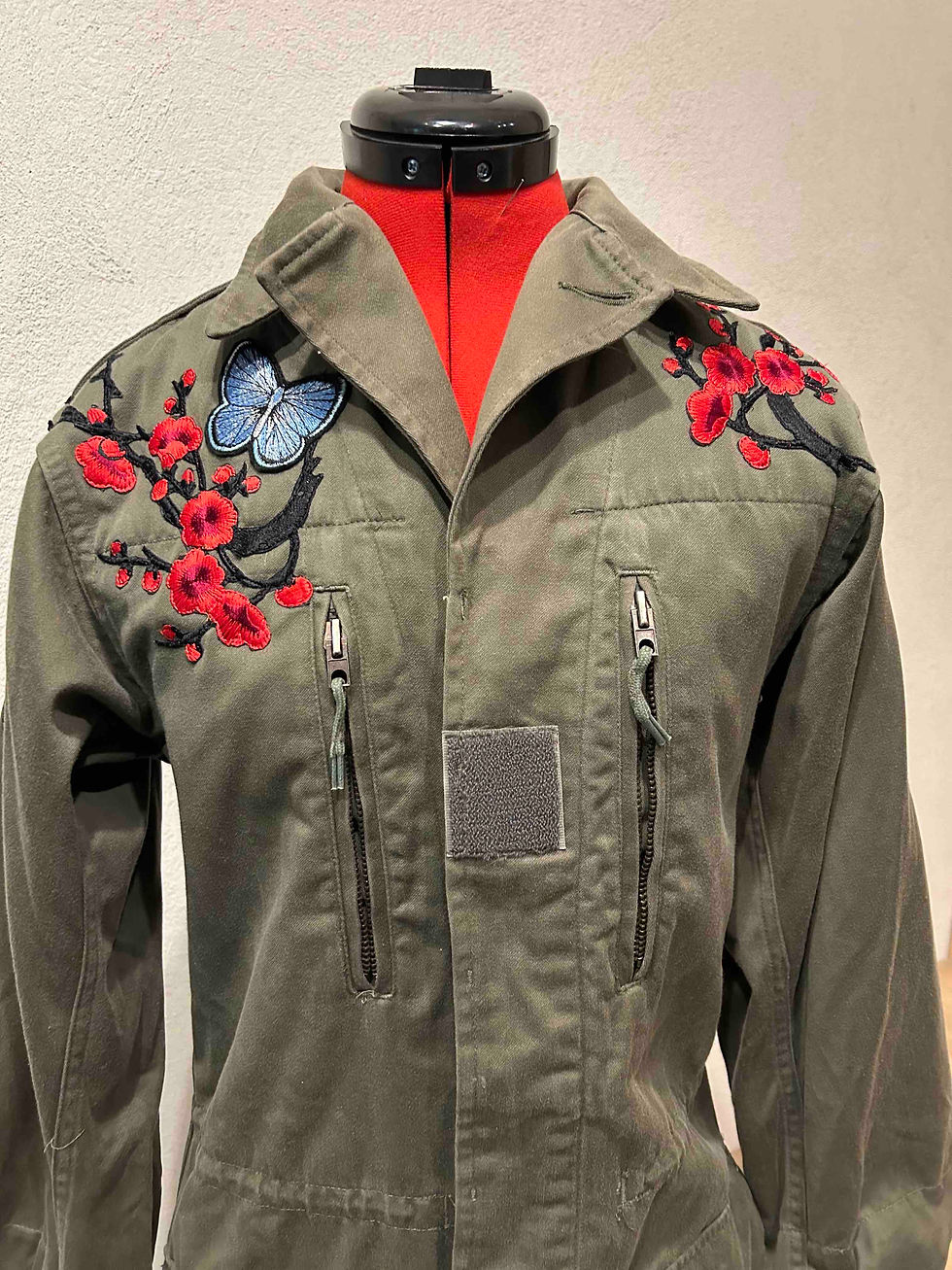 Miniature : Veste militaire Ailes Argentées et Fleurs de Cerisiers