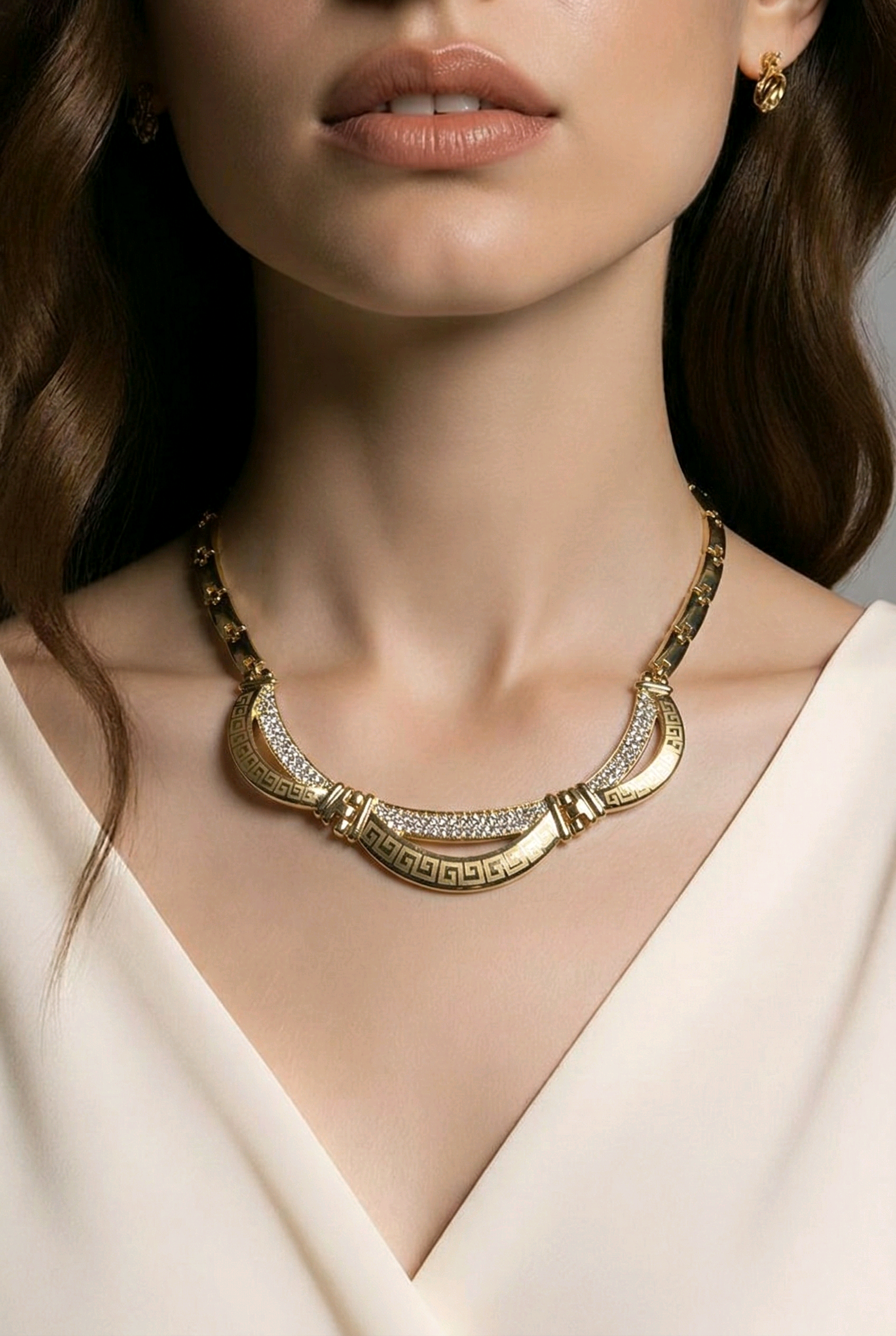 NSW
Womens Gold-tone Vintage Style Necklace