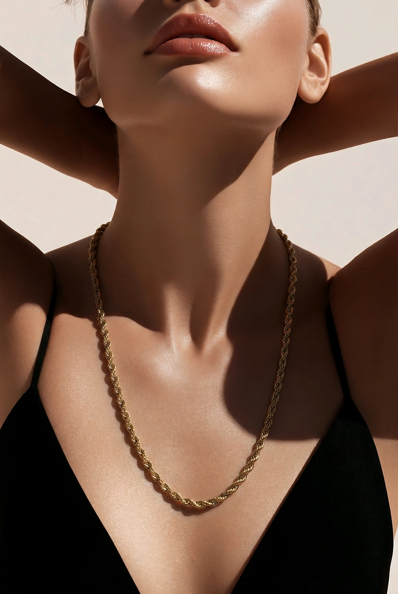 Vintage 1928 Gold Tone necklace