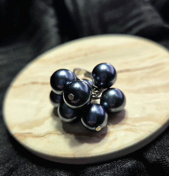 Grey faux pearls adjustable size 7
