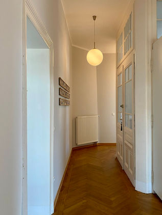 Frankfurt_Altbau_Innenarchitektur.jpeg