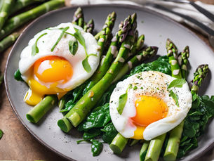 RECIPE: Poached Eggs & Greens
