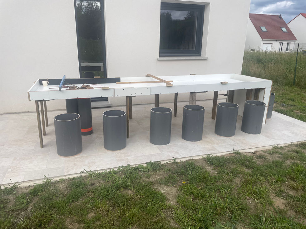préparation table en béton
